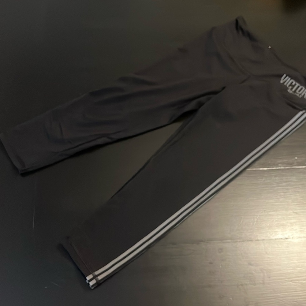 Victoria Sport Leggings Black Silver Stripe Cropped Athletic Yoga Pants Small